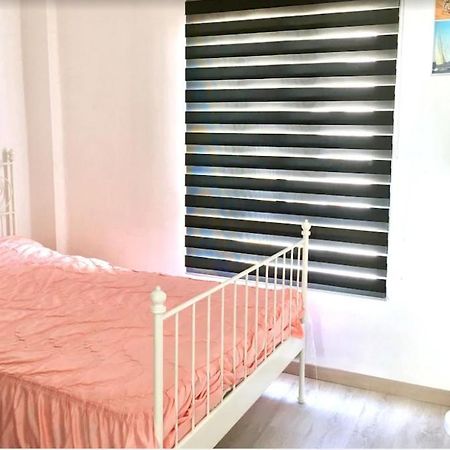Oyo Guest House Duc De Gaeta Valenza Esterno foto